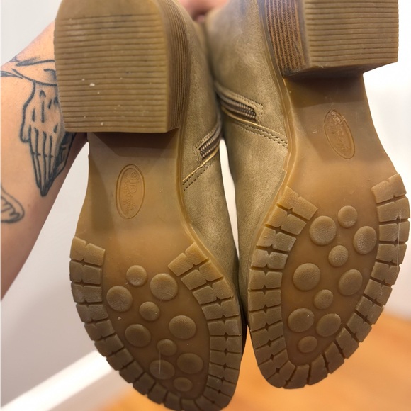 Euro soft By Sofft Womens Size 8 1/2 M Heel Faux Nubuck Booties - Picture 6 of 6